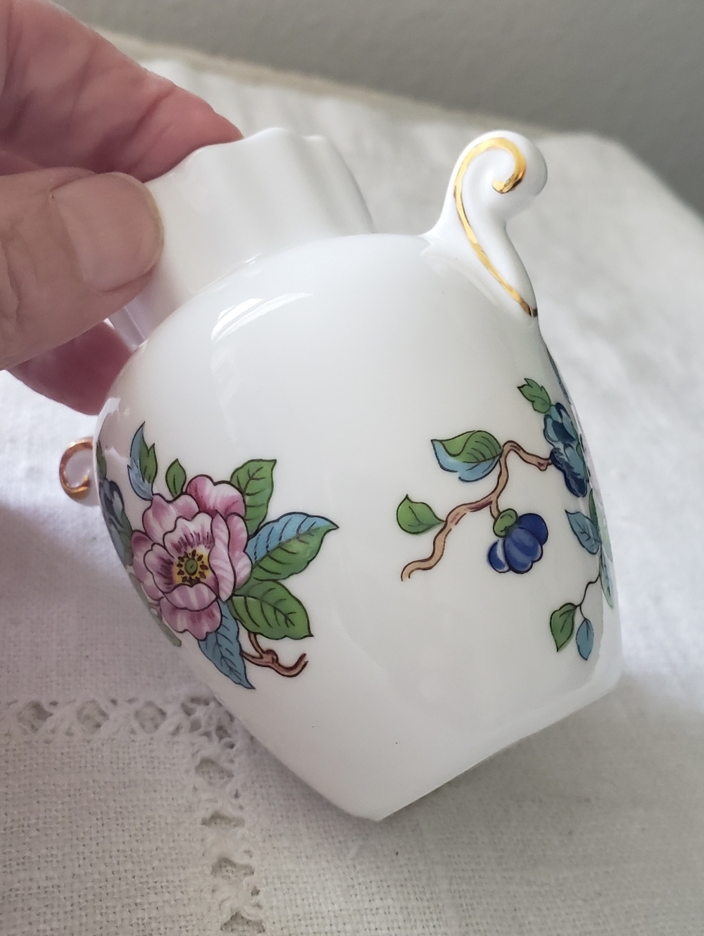 vintage Aynsley Pembroke miniature vase - Picture 7 of 13